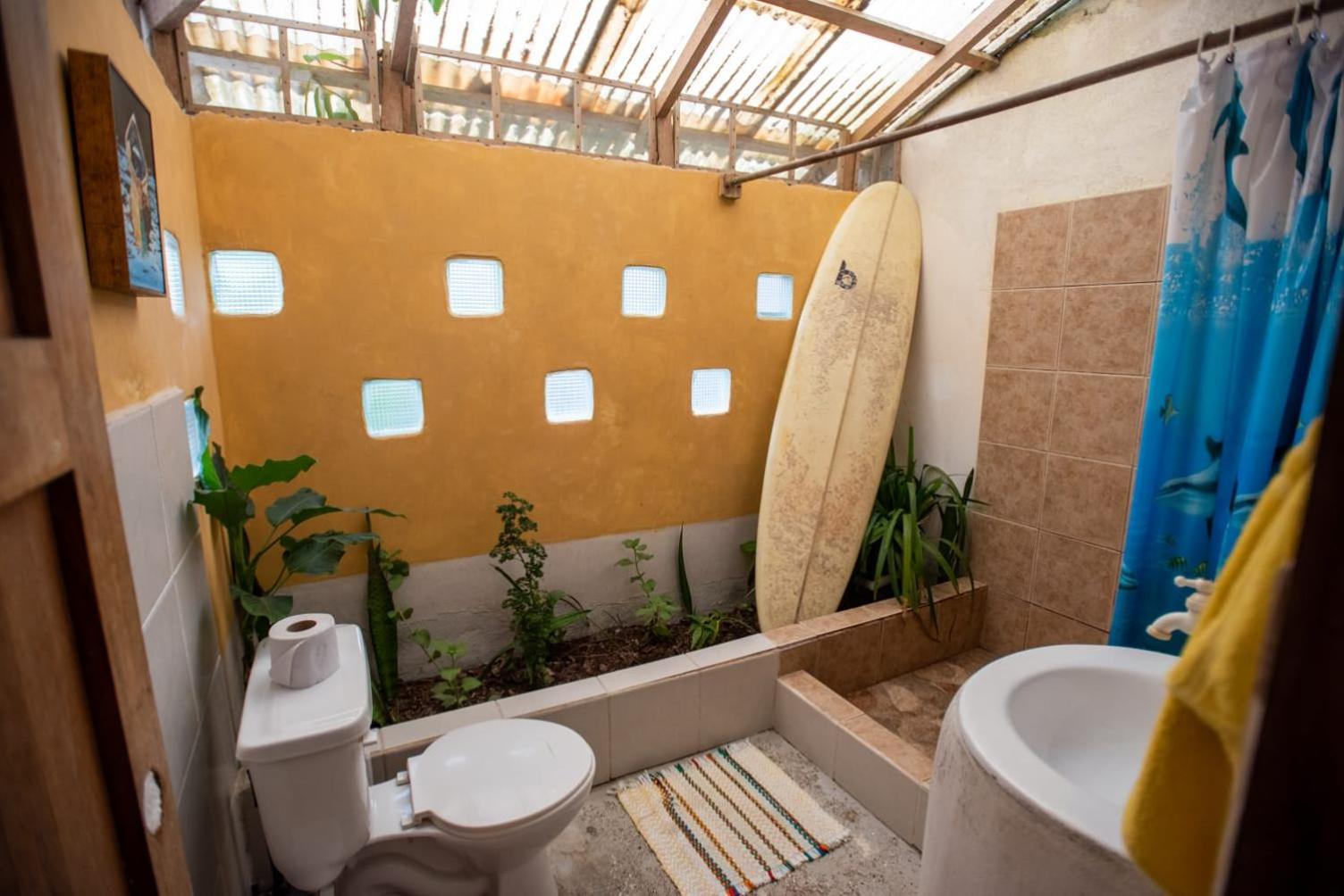 La Casa Mompiche Hotell Eksteriør bilde